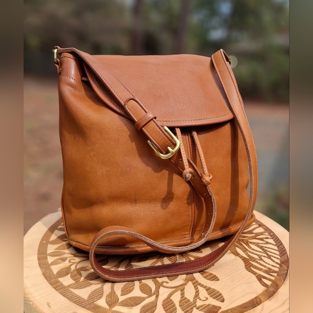 Vintage Pre-1994 Coach British Tan Shoulder Pouch Shoulder Bag #4025